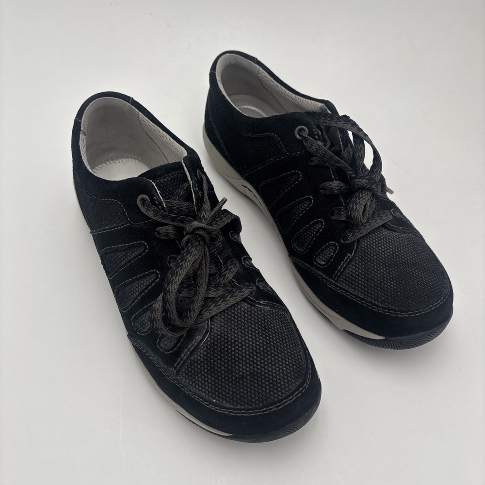 Dansko‎ Woman's Size  6 Sneakers Laces Up size 37
